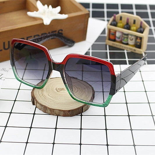 Dame ekstravagant kvadratisk solbrille med unikt design Luvikno