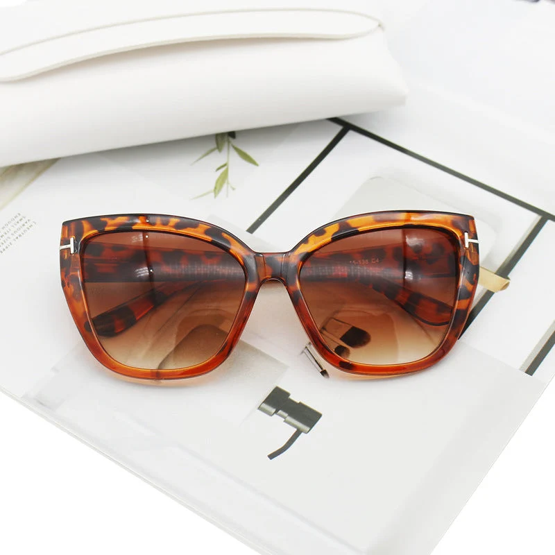 Dame Cat-Eye solbriller med elegante aksenter Luvikno