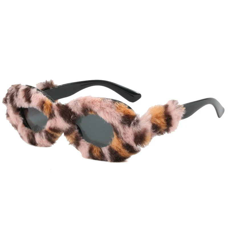 Dame moteriktig solbrille i trendy fleece-design Luvikno