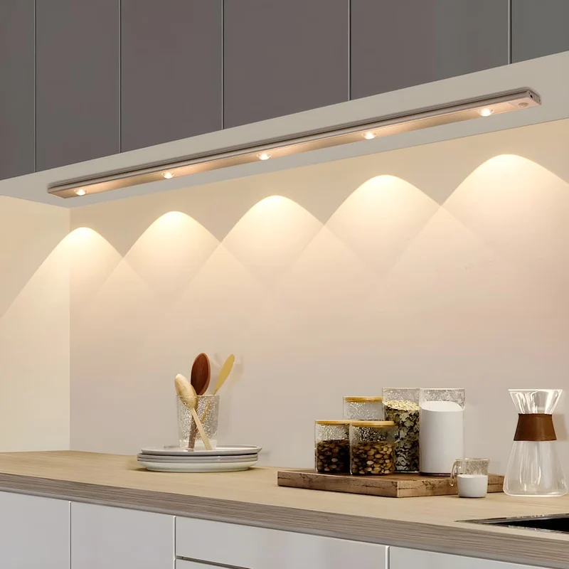 LED-lampe med bevegelsessensor: Smart og trådløst lys i hvert rom | Luvikno