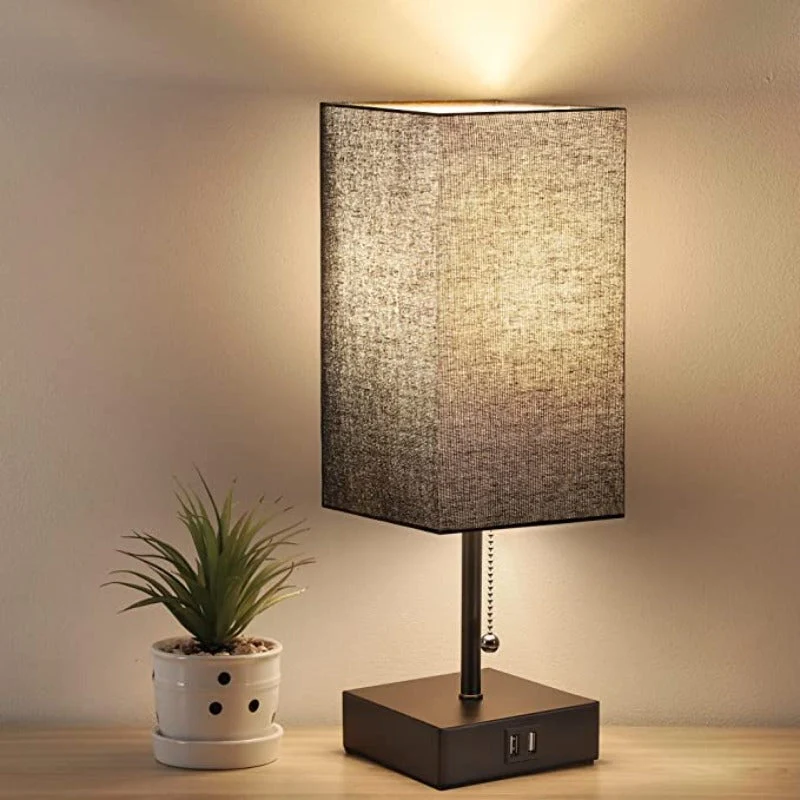 LumiCharge – Moderne Bordlampe med USB-ladeporter | Luvikno
