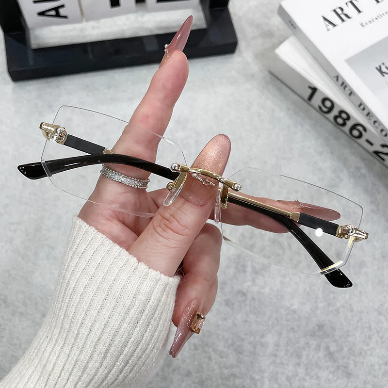 Dame stilige designerbriller med multifunksjonelle linser Luvikno