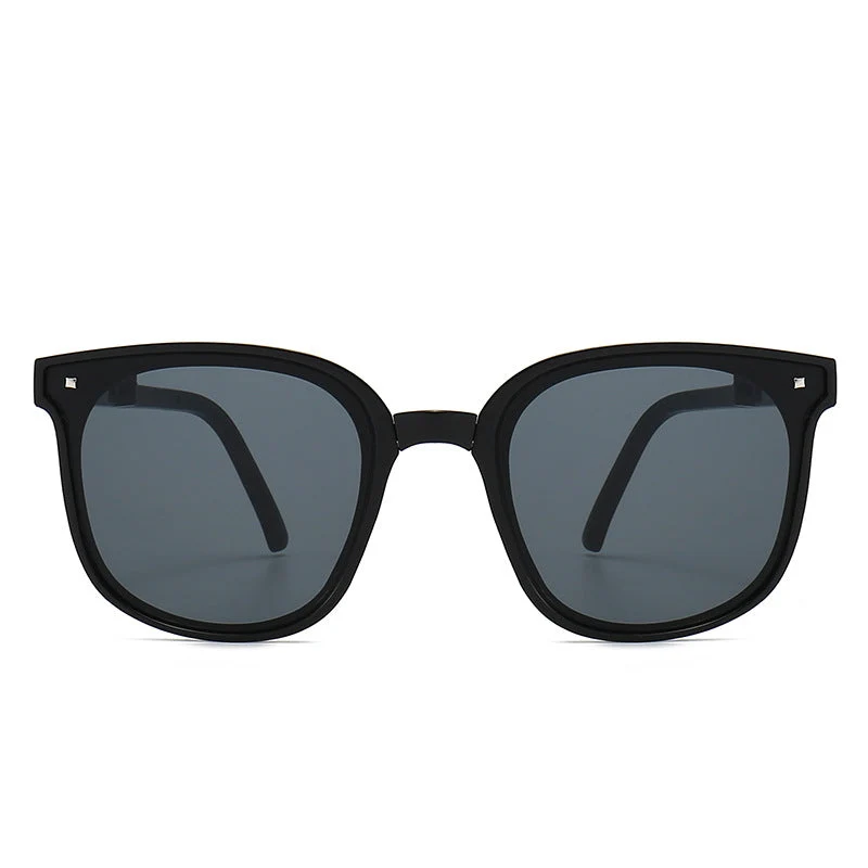 Dame klassisk solbrille i stilfull design Luvikno