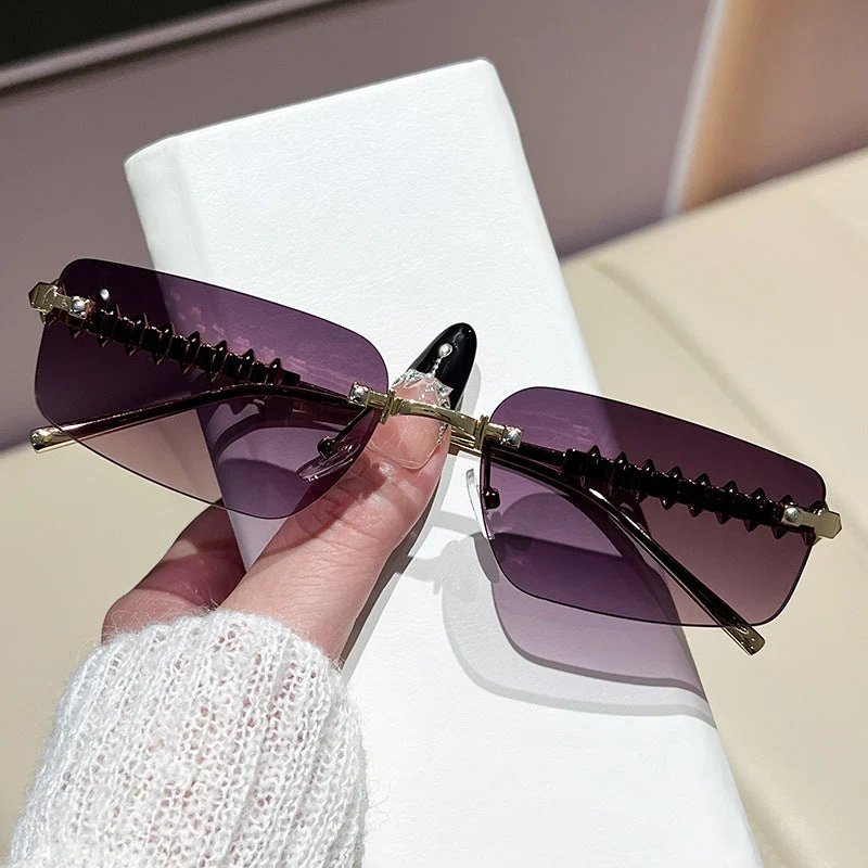 Dame elegant og moteriktig brille Luvikno