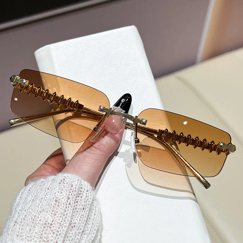 Dame elegant og moteriktig brille Luvikno