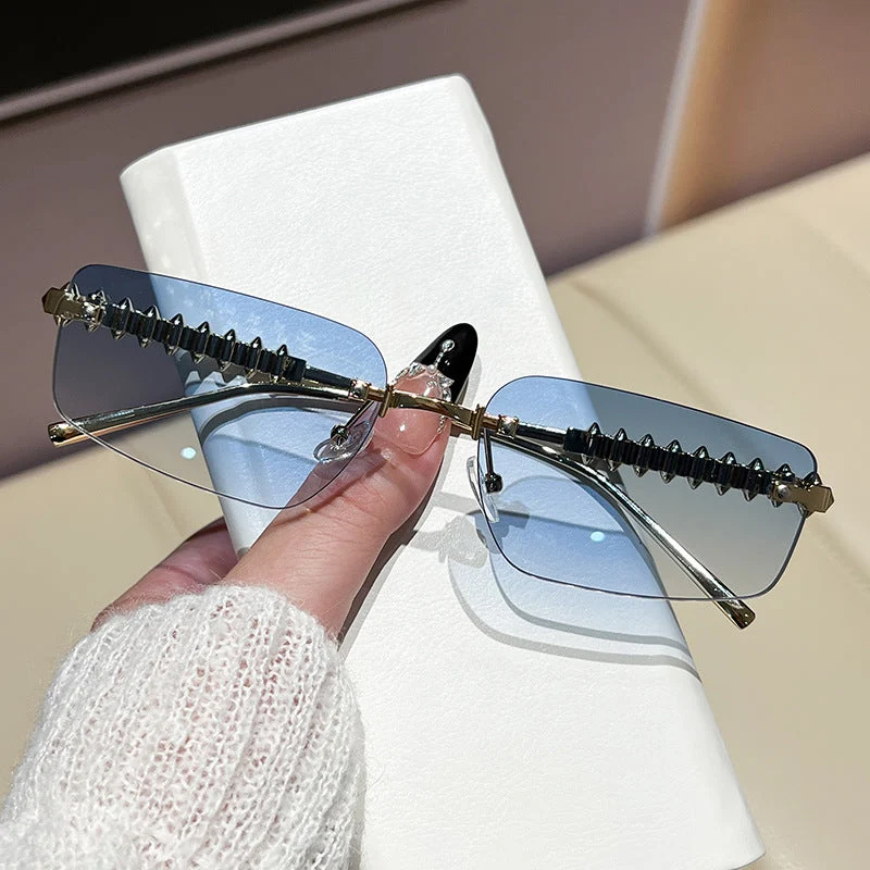 Dame elegant og moteriktig brille Luvikno
