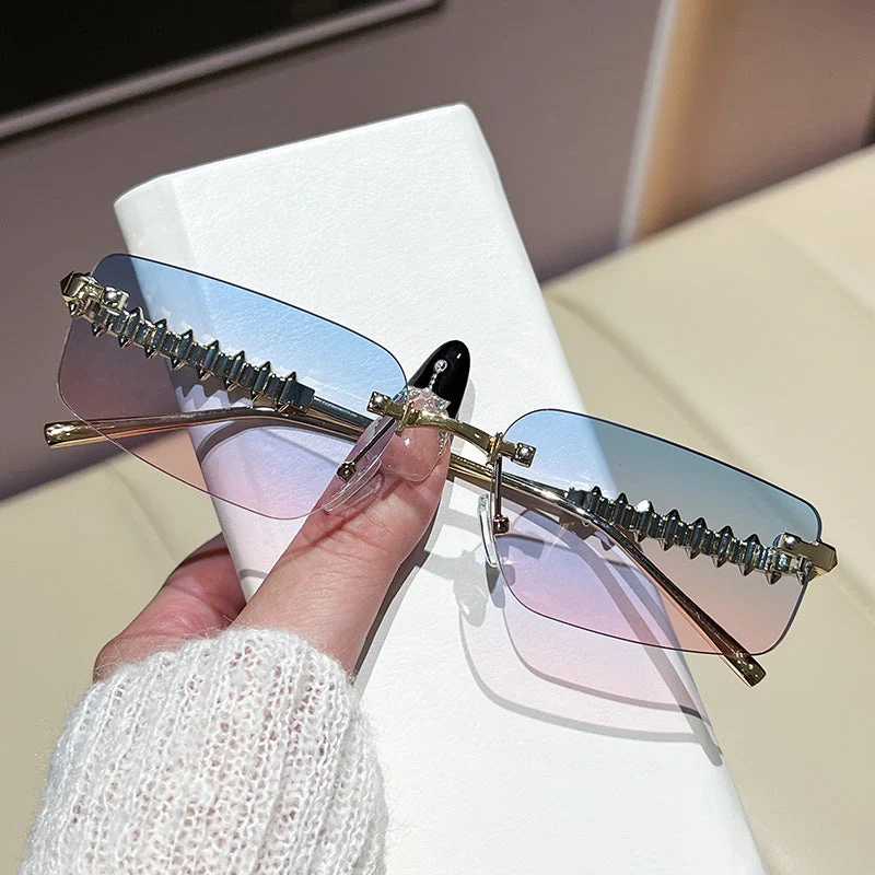 Dame elegant og moteriktig brille Luvikno