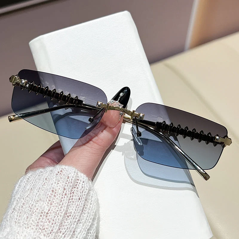 Dame elegant og moteriktig brille Luvikno