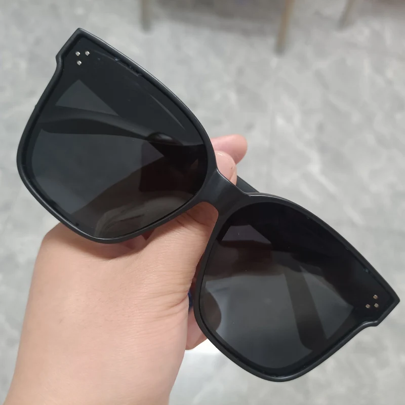 Damer oversized solbriller i moderne design Luvikno