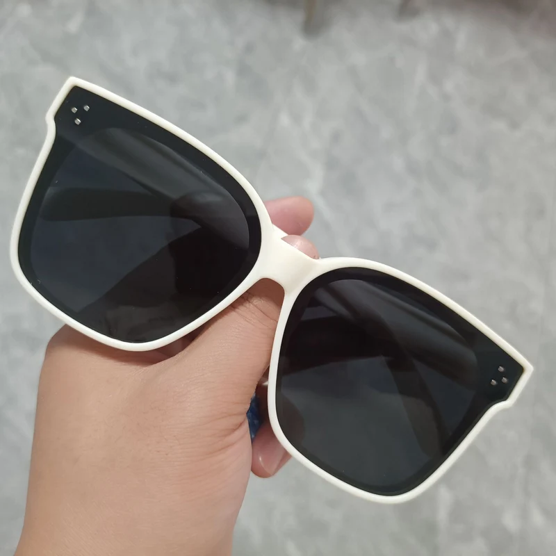 Damer oversized solbriller i moderne design Luvikno