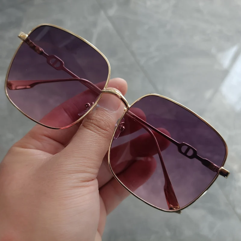 Dame Elegant Oversized Solbrille med Firkant-Design og UV-Beskyttelse Luvikno