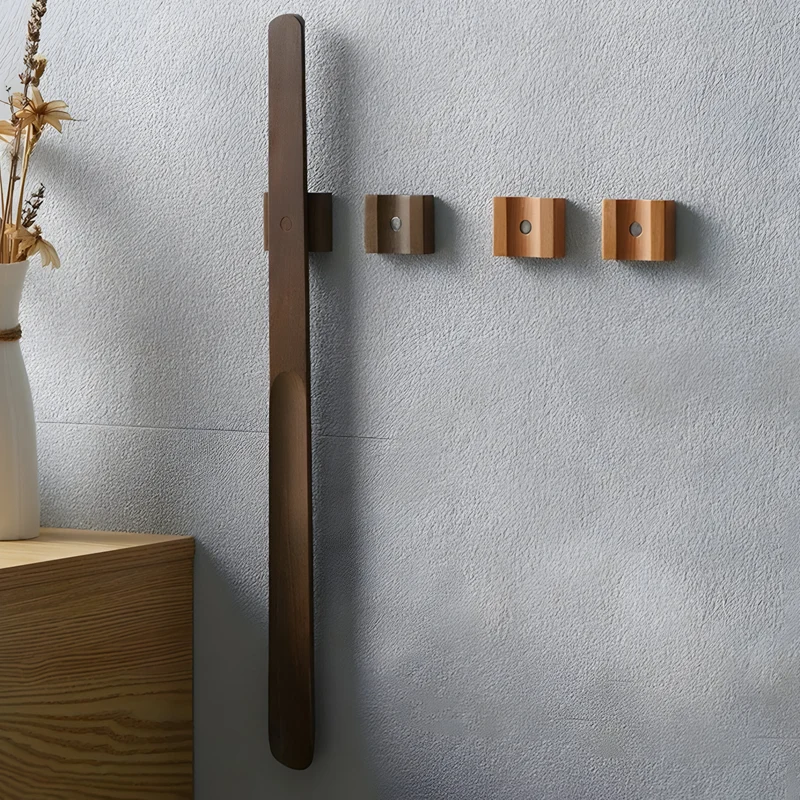 Langt Tresko Horn med Magnet og Veggholder 55 cm | Luvikno