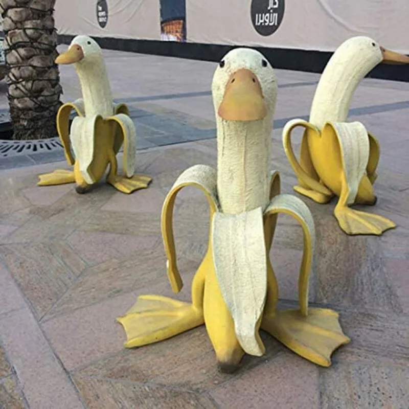 BananaDuck Dekorfigur – Lekne Harpiksdekorasjon for Innendørs eller Utendørs | Luvikno