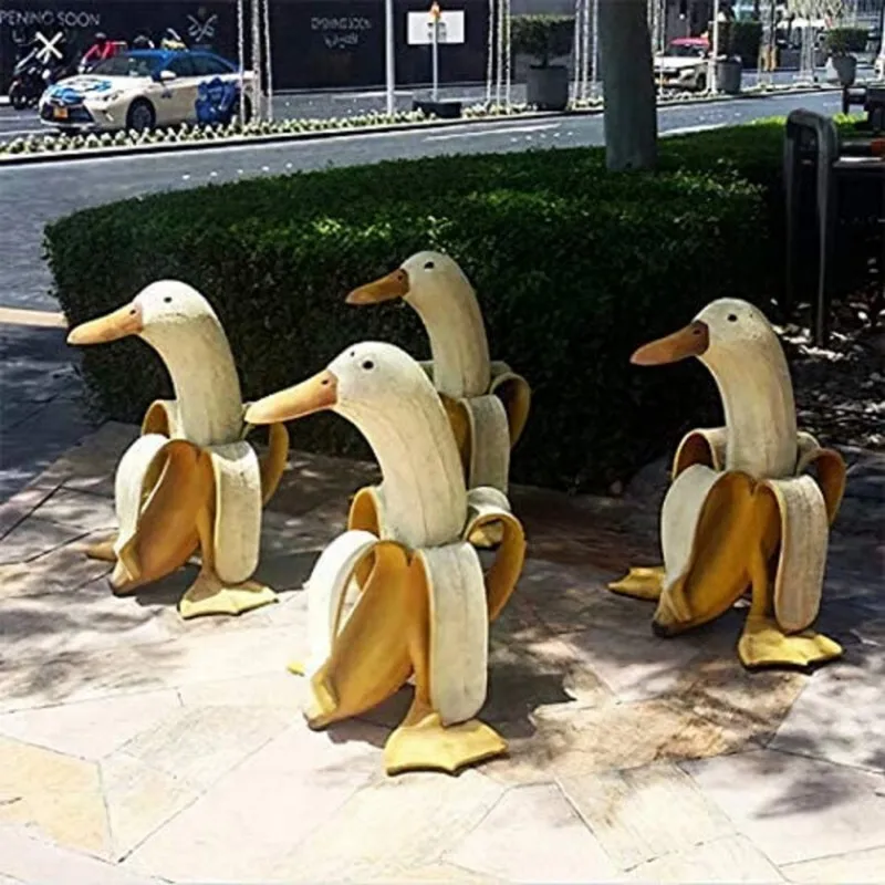 BananaDuck Dekorfigur – Lekne Harpiksdekorasjon for Innendørs eller Utendørs | Luvikno