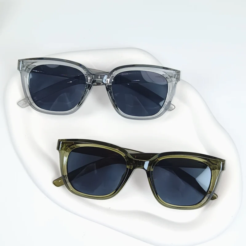 Dame Cat-Eye solbriller med moderne design Luvikno
