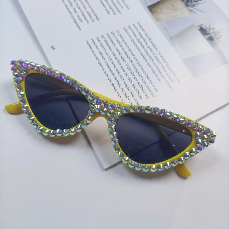 Dame Cat-Eye solbriller med glitrende krystallpynt Luvikno