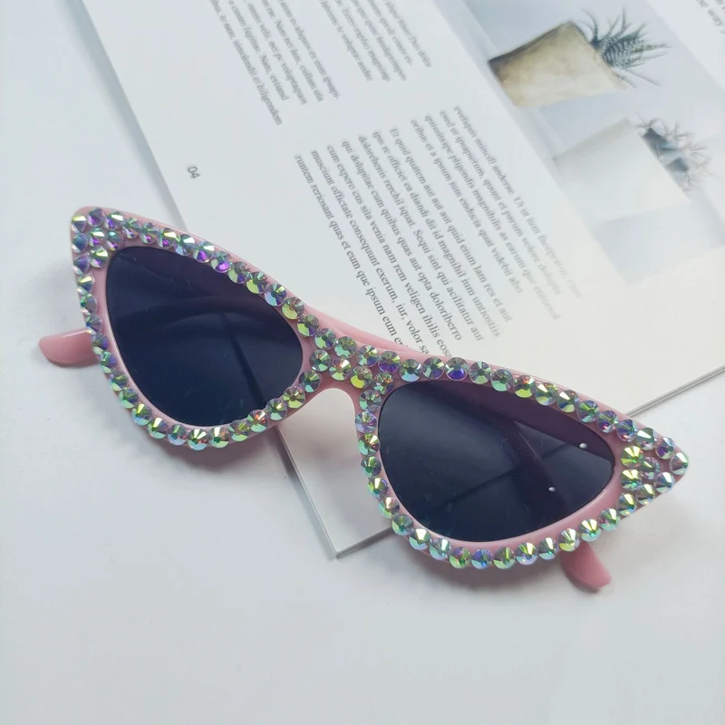 Dame Cat-Eye solbriller med glitrende krystallpynt Luvikno