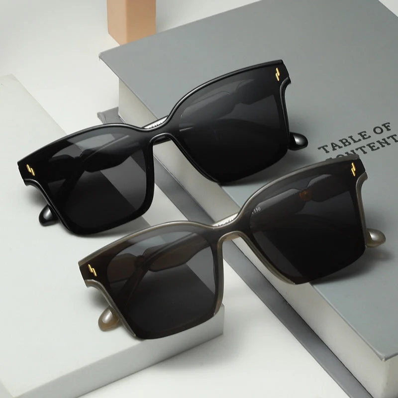 Dame Stilig solbrille med stilramme Luvikno