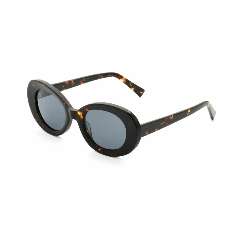Dame moteriktig solbrille med unik, overdimensjonert ramme Luvikno