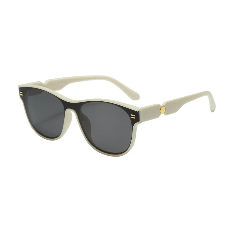 Dame moteriktig solbrille med unik ramme Luvikno