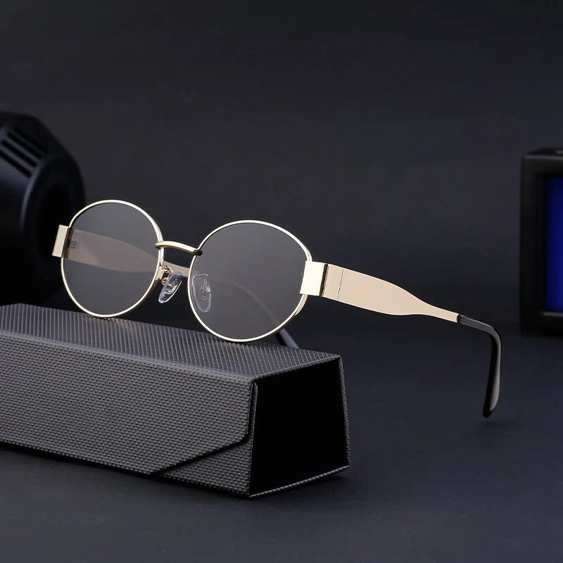 Dame moteriktig solbrille i elegant oval design Luvikno