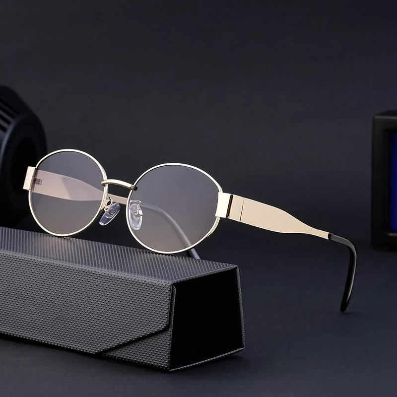Dame moteriktig solbrille i elegant oval design Luvikno
