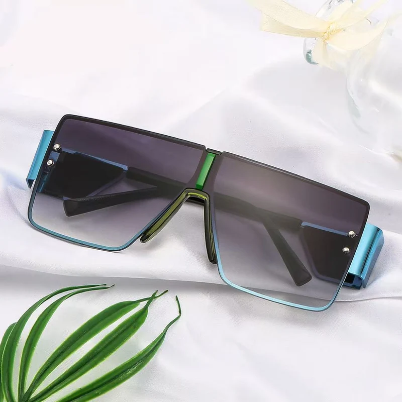 Dame trendy oversized solbriller med futuristisk design Luvikno