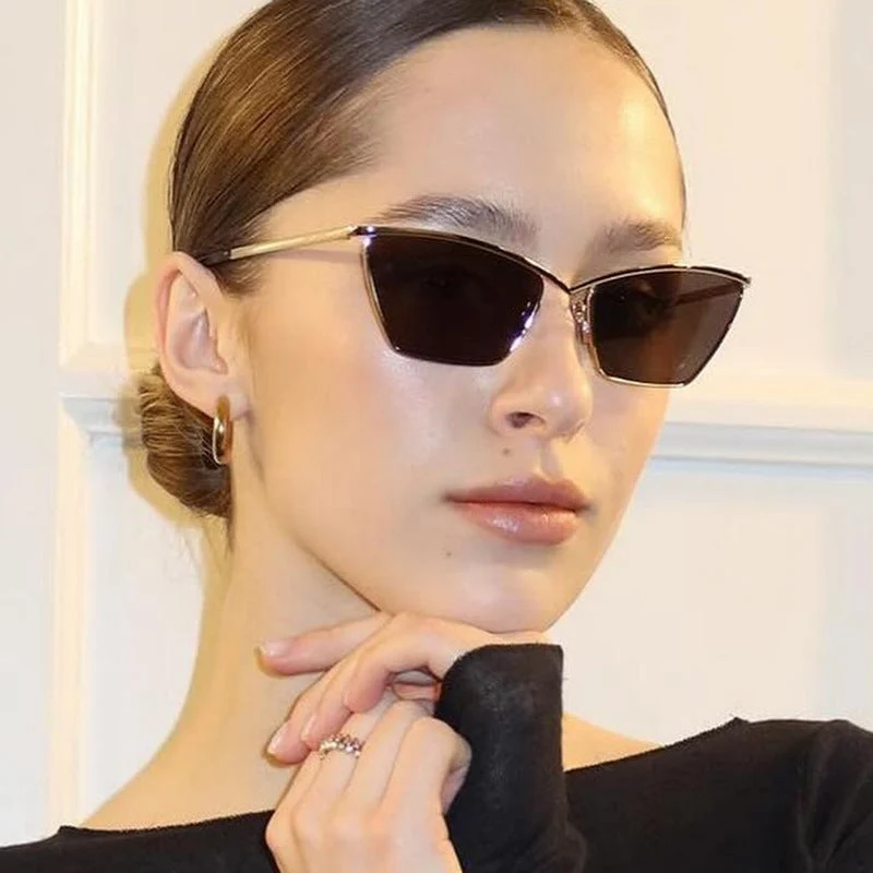 Dame solbrille i avantgardistisk katteøye-design Luvikno