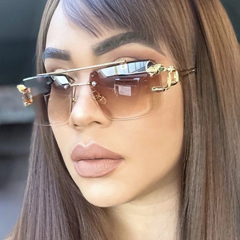 Dame kvadratisk solbrille med elegante dekorative detaljer Luvikno
