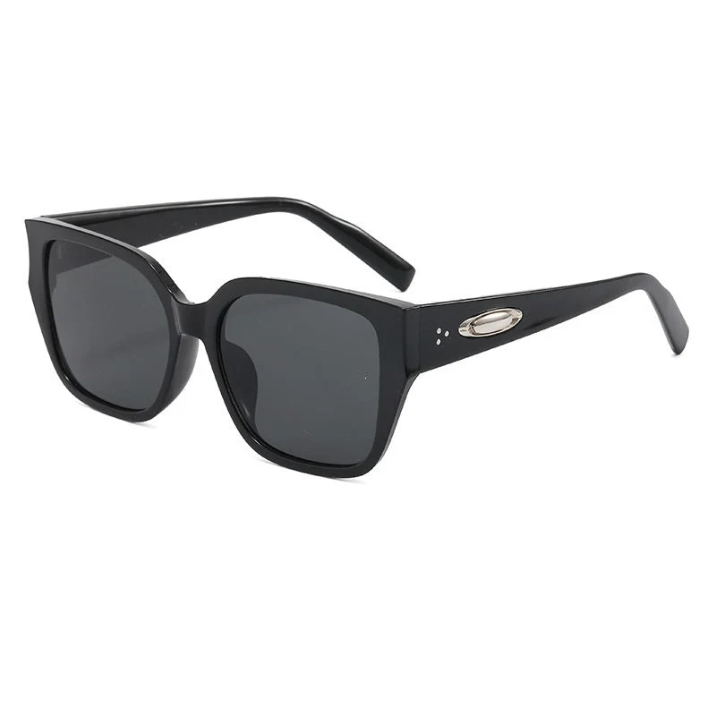 Dame solbrille i moderne kvadratisk design med klare linser Luvikno