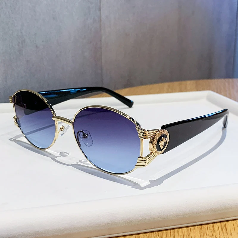 Dame elegant solbrille med luksuriøs metallramme og speilte glass Luvikno