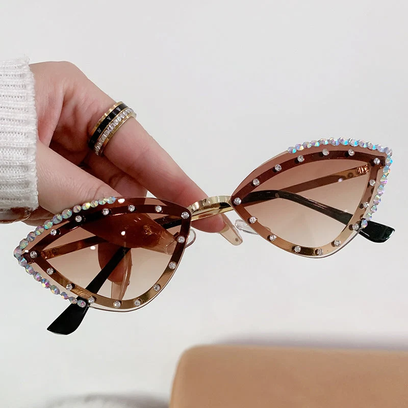 Dame Cat-Eye solbriller med glitrende strassdekorasjoner Luvikno