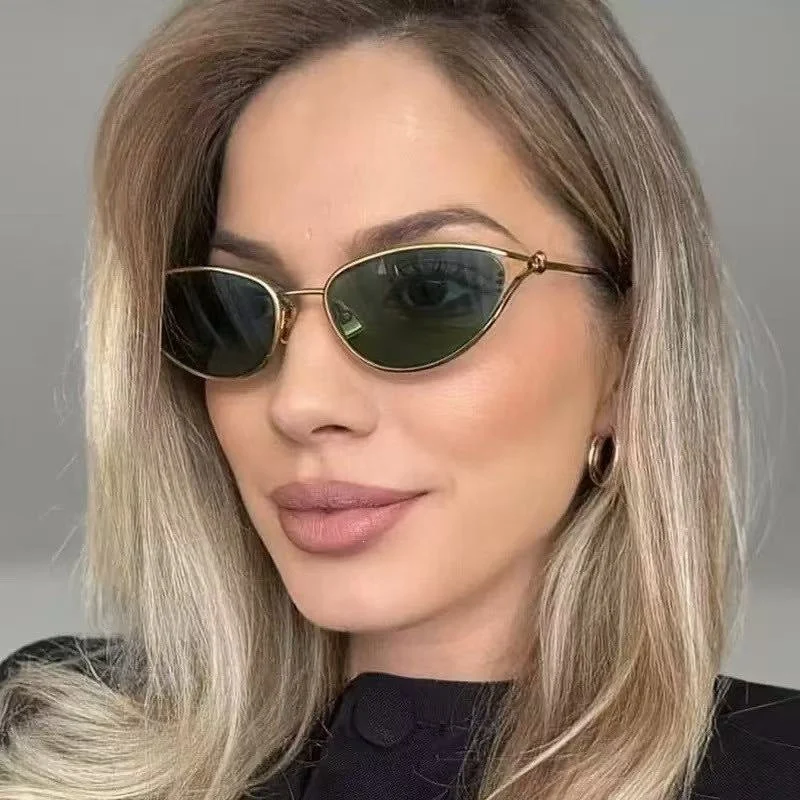 Dame Cat-Eye solbriller med elegant gullramme og polarisert glass Luvikno