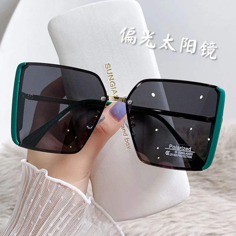Kvinne polaroid solbriller med elegant oversized ramme Luvikno