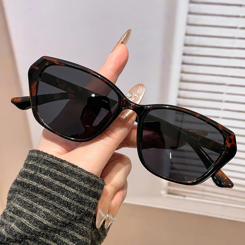 Kvinnenes moteriktige Cat-Eye solbriller Luvikno