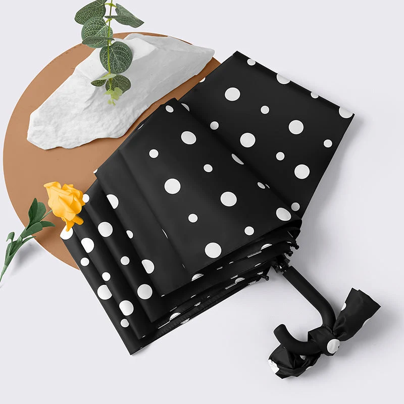 Dame sammenleggbart paraply med elegant hjerte-design Luvikno