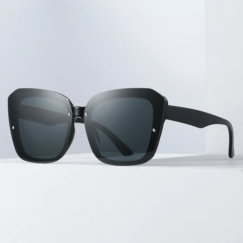 Damer oversized kvadratisk solbrille med sofistikert ramme Luvikno