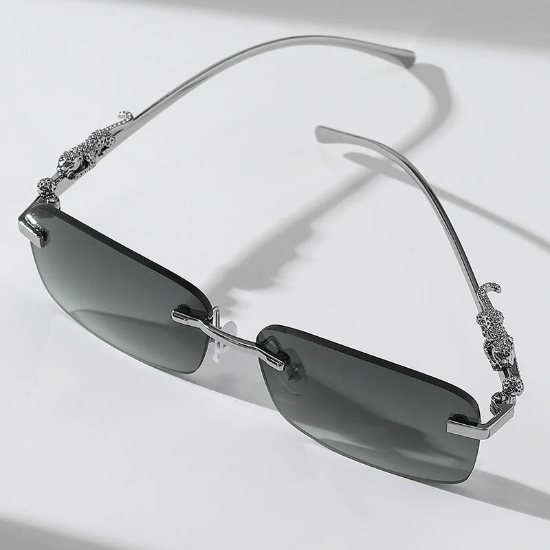 Dame moteriktig solbrille med kunstneriske utsmykninger Luvikno
