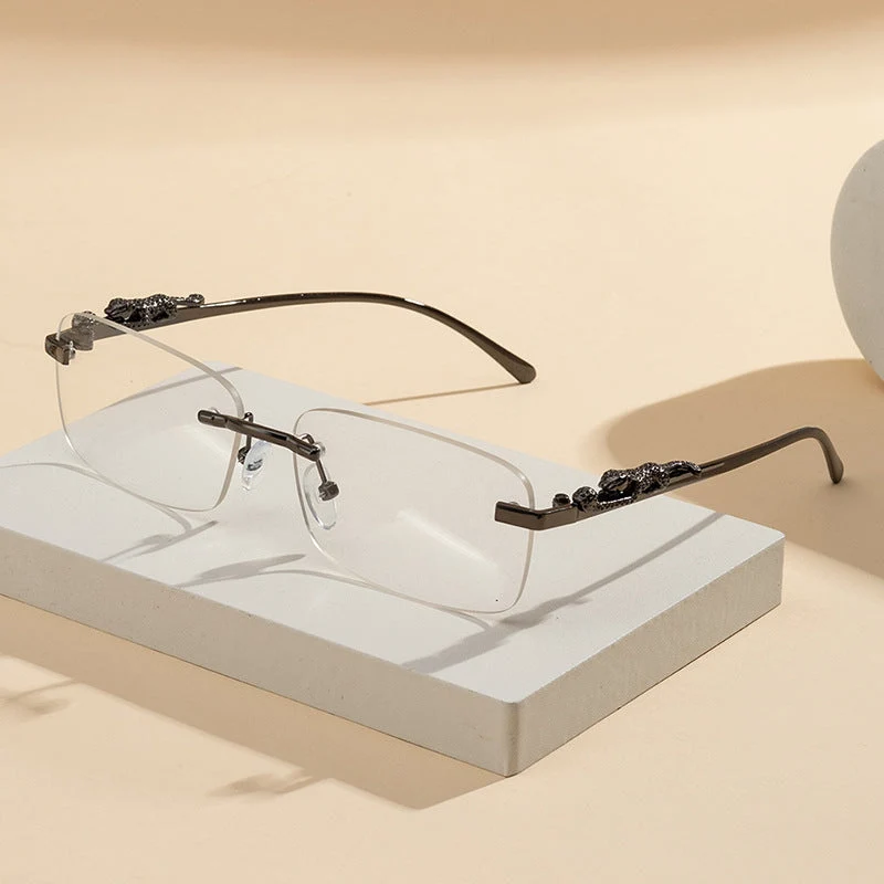 Dame moteriktig solbrille med kunstneriske utsmykninger Luvikno