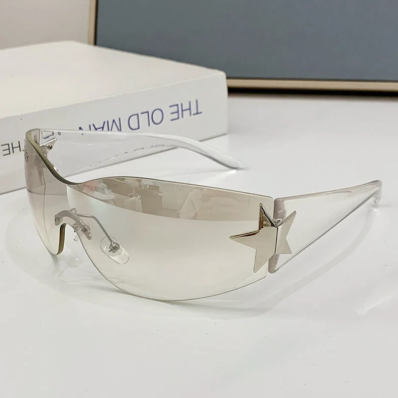 Dame moteriktig solbrille med kunstnerisk stjerneakcent Luvikno