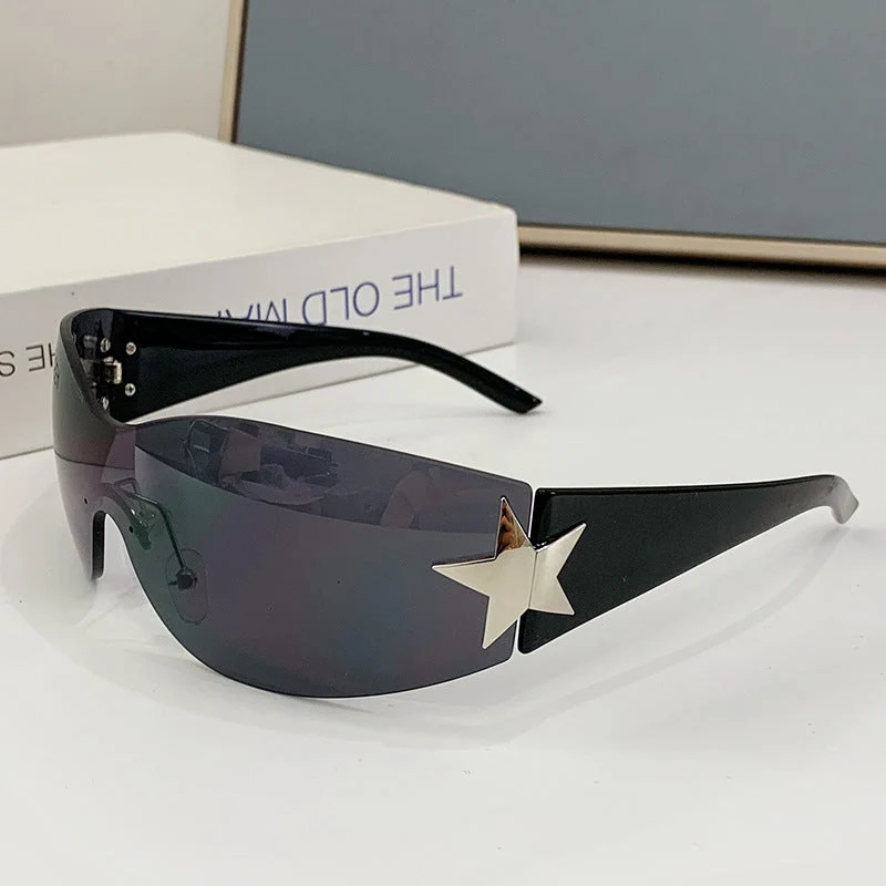 Dame moteriktig solbrille med kunstnerisk stjerneakcent Luvikno