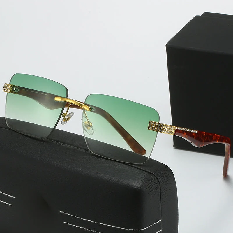 Dame fashion solbriller i elegant kvadratisk design Luvikno