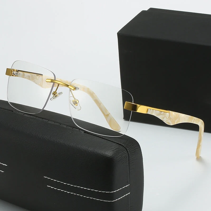 Dame moteriktig halvrammebrille med elegant metall- og plastmix Luvikno