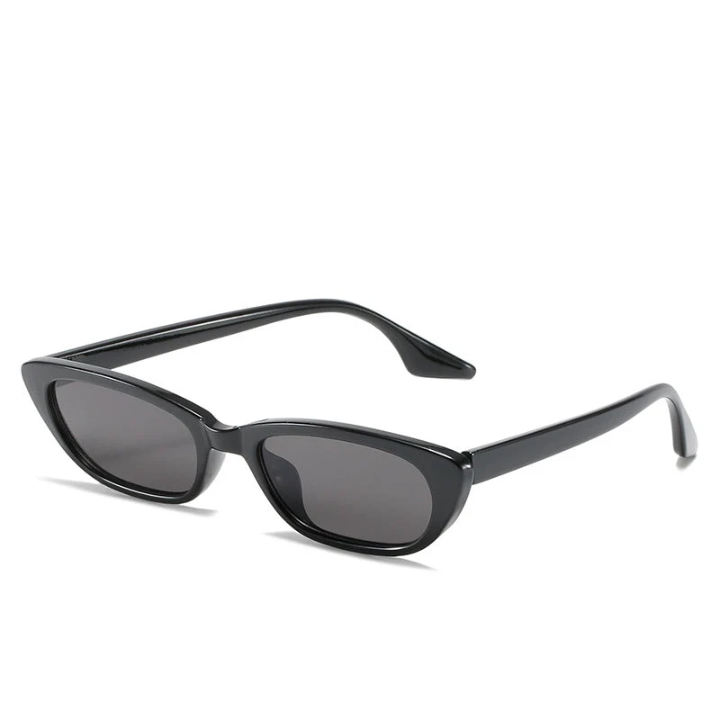 Dame moderne solbriller i trendy cat-eye-stil med gjennomsiktig ramme Luvikno