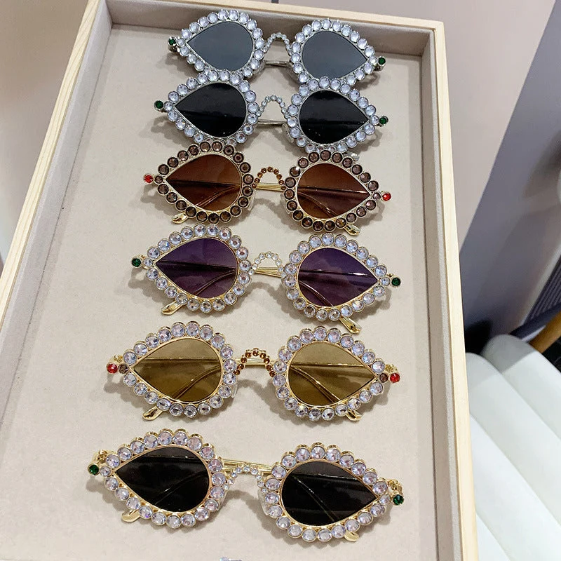 Dame Glamourøse solbriller med glitrende strass-detaljer Luvikno