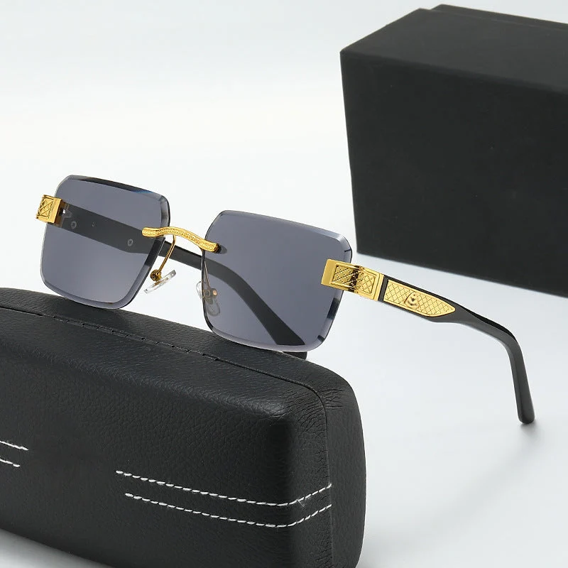 Damer elegant solbrille med luksuriøs, glitrende ramme Luvikno