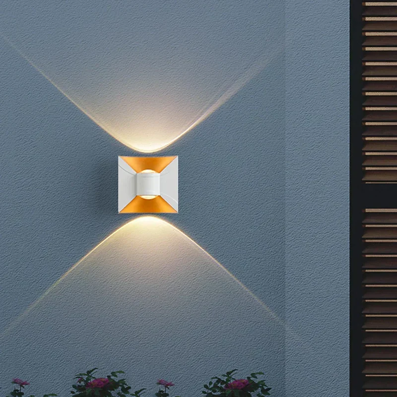 LumiereMurale Vegglampe - Stilren LED Utendørsbelysning for Hagen din | Luvikno