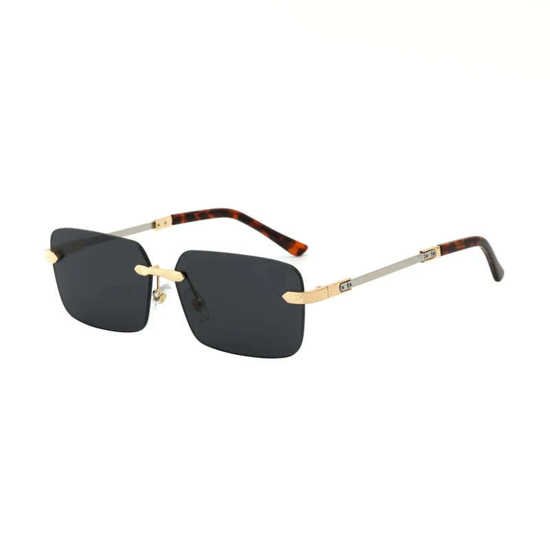 Dame solbrille med moderne, filigran design Luvikno