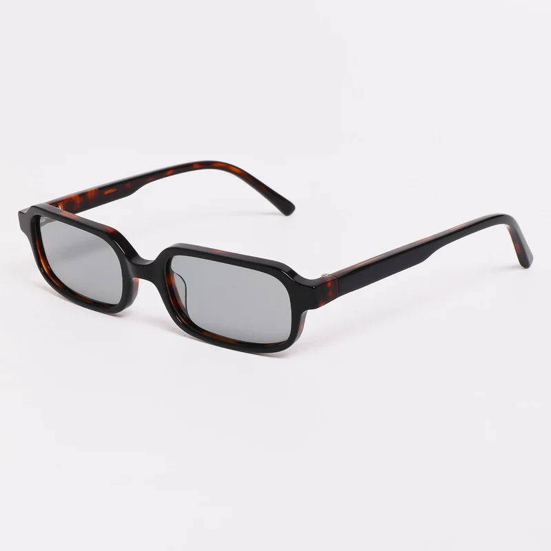 Dame solbrille i moderne, kantete design med høyt utviklede UV-beskyttelseslinser Luvikno