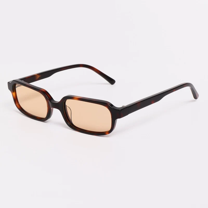 Dame solbrille i moderne, kantete design med høyt utviklede UV-beskyttelseslinser Luvikno